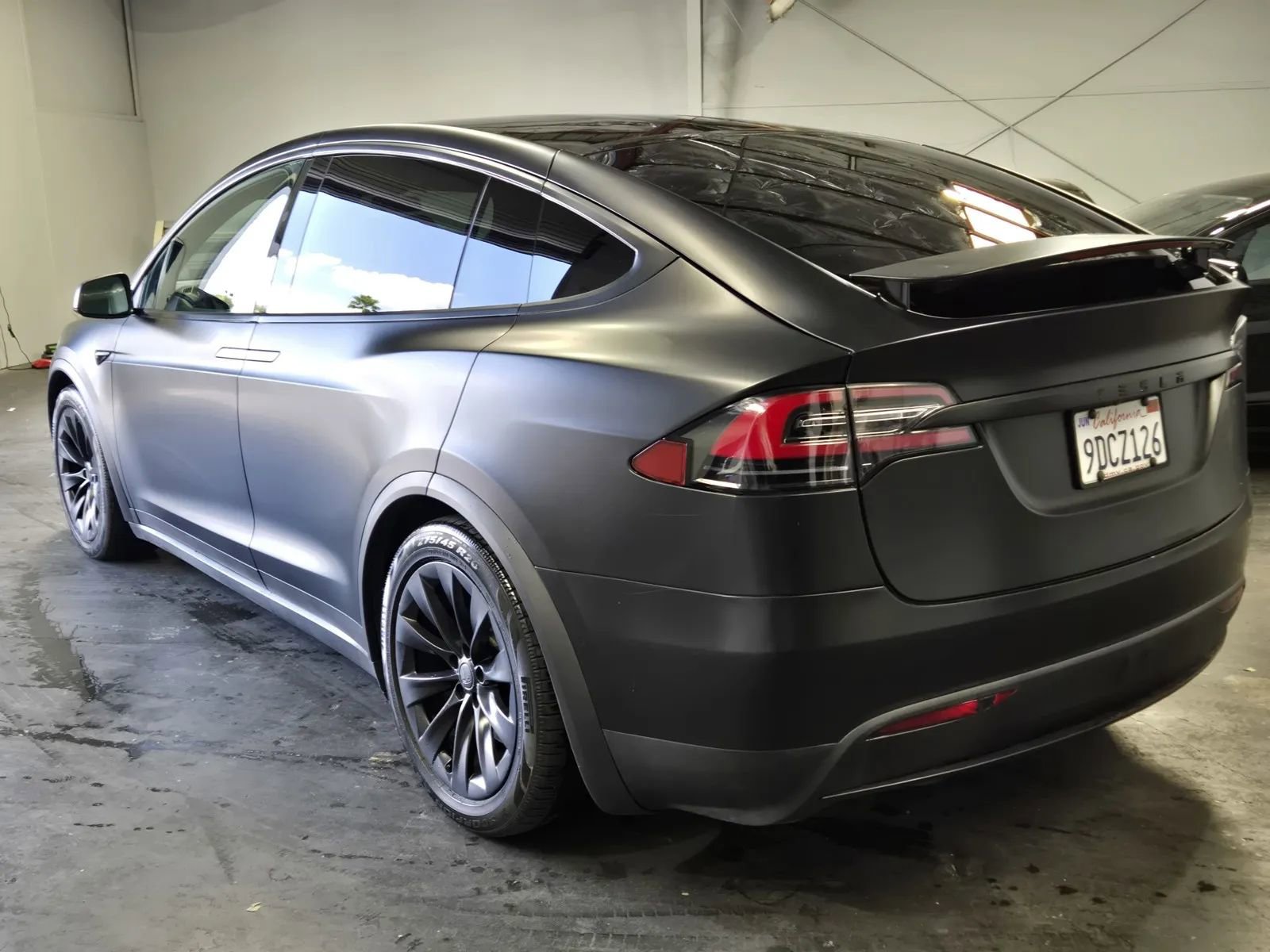 Used 2018 Tesla Model X 75D image 2