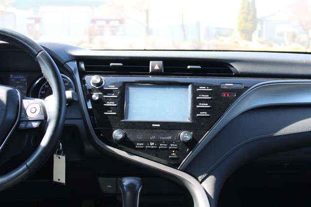 Used 2020 Toyota Camry SE w/ Carpet Mat Package image 20