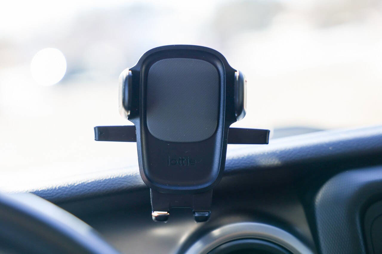 Used 2020 Jeep Wrangler Sport image 18