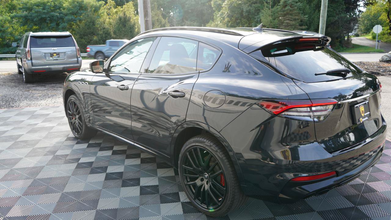 Used 2023 Maserati Levante Modena AWD/4WD image 8