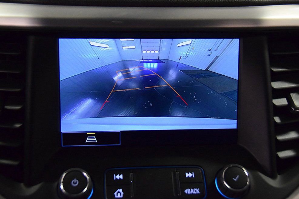 Used 2023 GMC Acadia SLE w/ Driver Convenience Package image 24