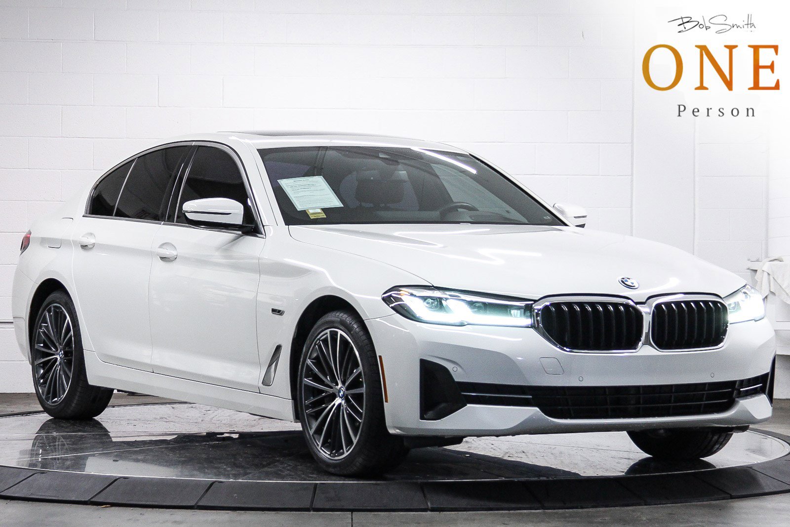 Certified 2023 BMW 530e 530e w/ Premium Package image 1