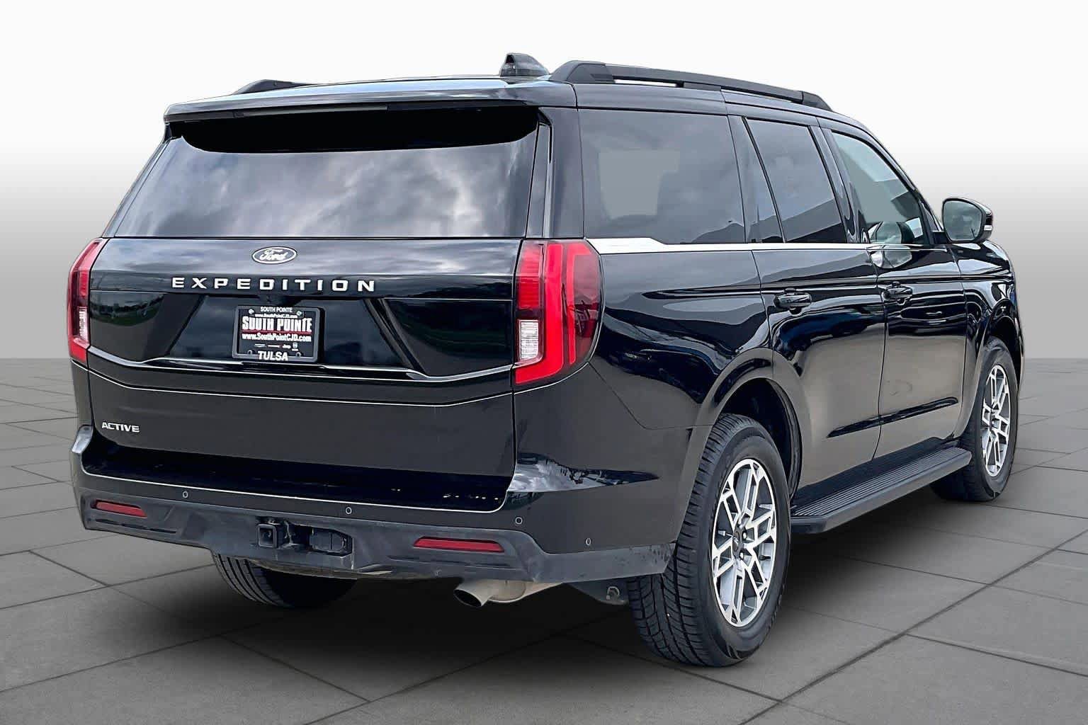Used 2025 Ford Expedition Active AWD/4WD image 13
