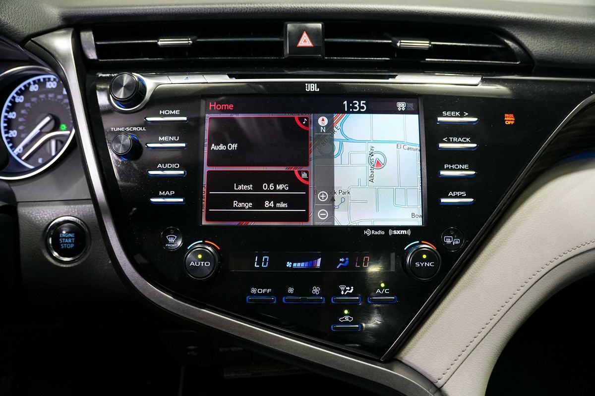 Used 2019 Toyota Camry XLE FWD image 12