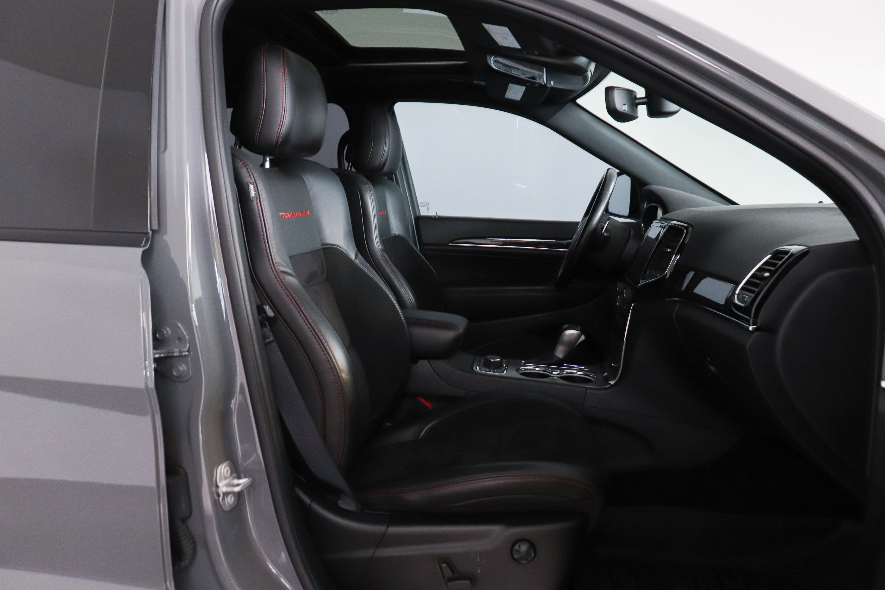 Used 2021 Jeep Grand Cherokee Trailhawk image 12