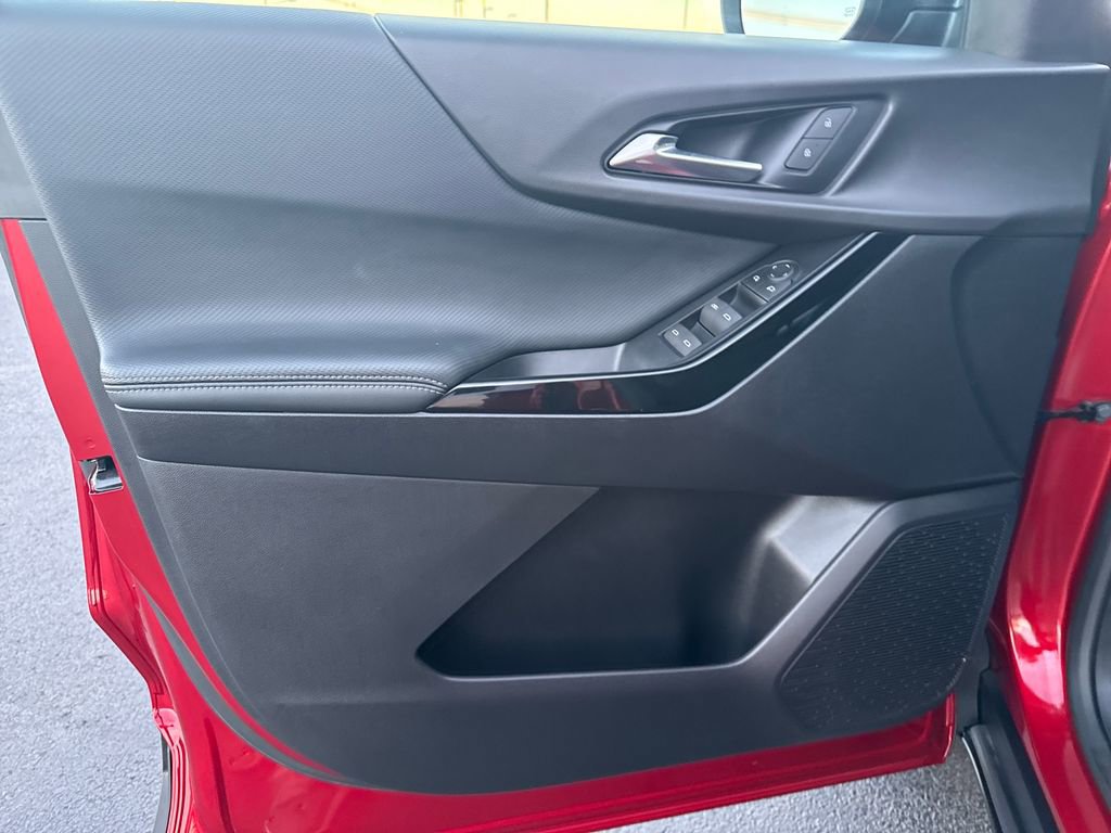 Used 2025 Chevrolet Equinox LT image 12