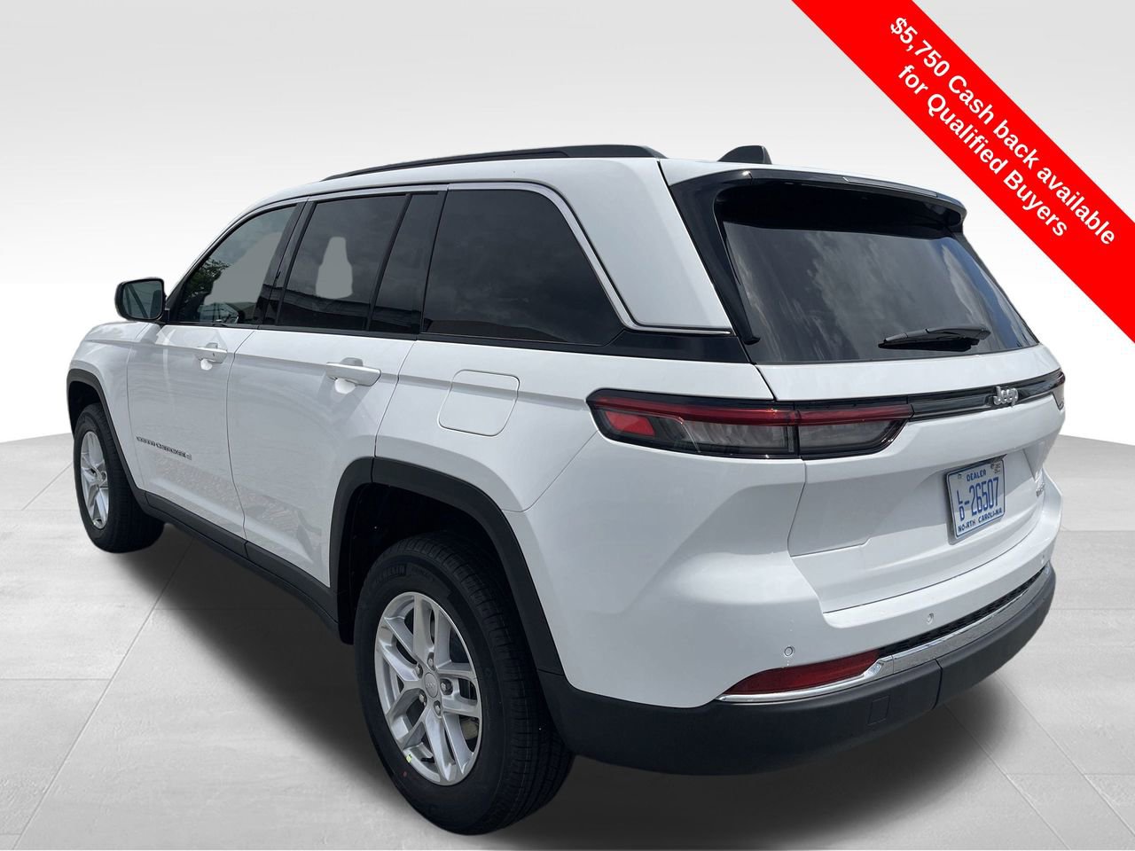 New 2025 Jeep Grand Cherokee Laredo X w/ Luxury Tech Group I image 21