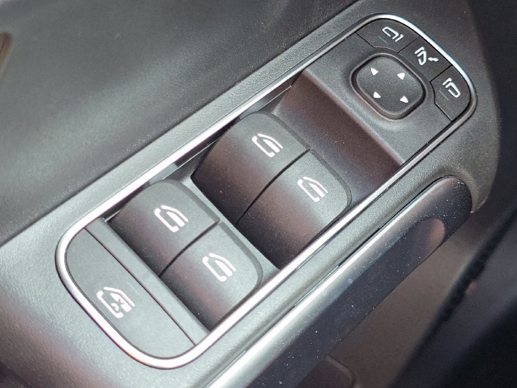 New 2026 Mercedes-Benz GLB 250 4MATIC image 25