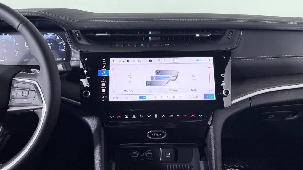 New 2027 Jeep Grand Cherokee Limited AWD/4WD image 21