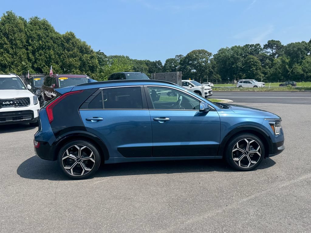 Used 2023 Kia Niro SX Touring FWD image 3