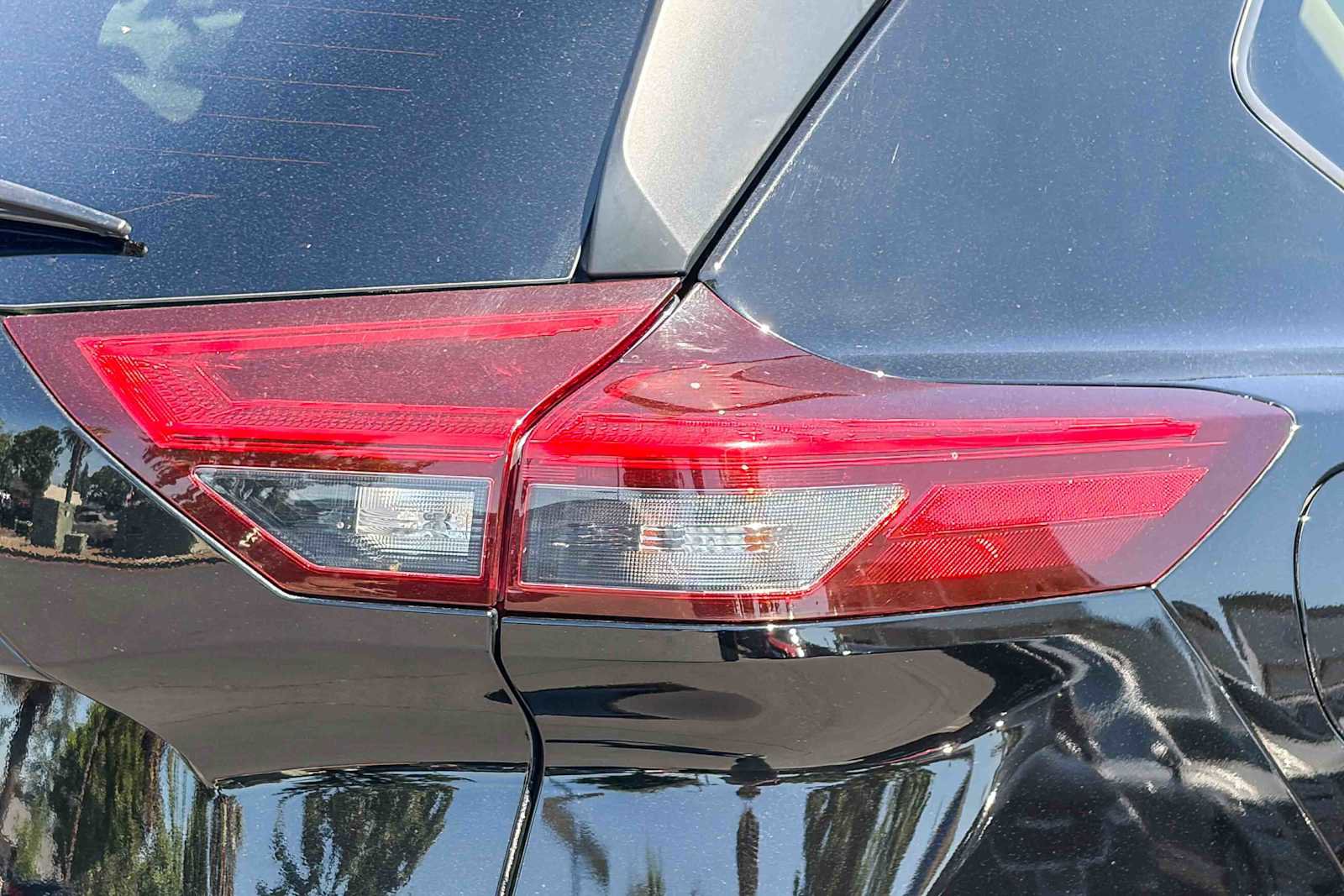 Used 2024 Nissan Rogue SV image 8