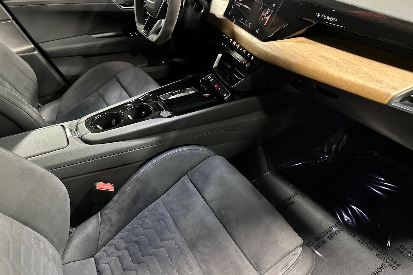 Used 2022 Audi e-tron GT Premium Plus image 14