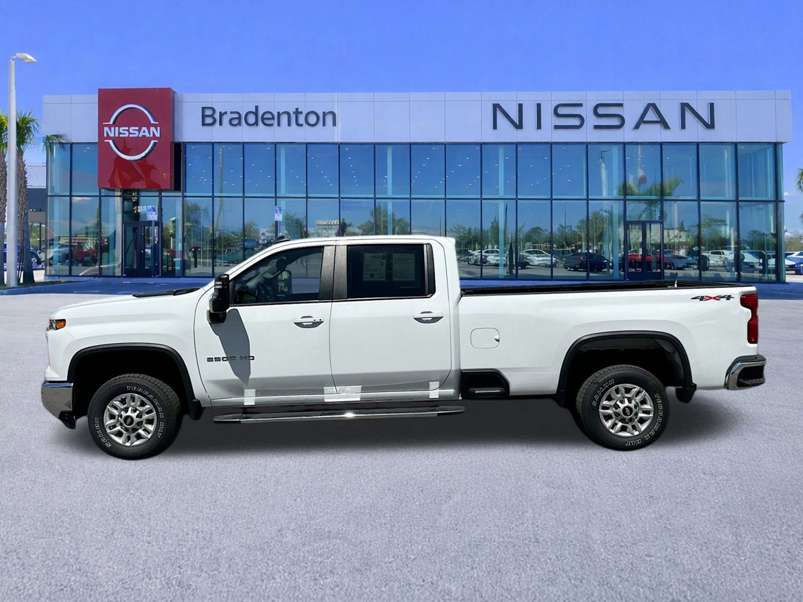 Used 2024 Chevrolet Silverado 2500 LT image 8