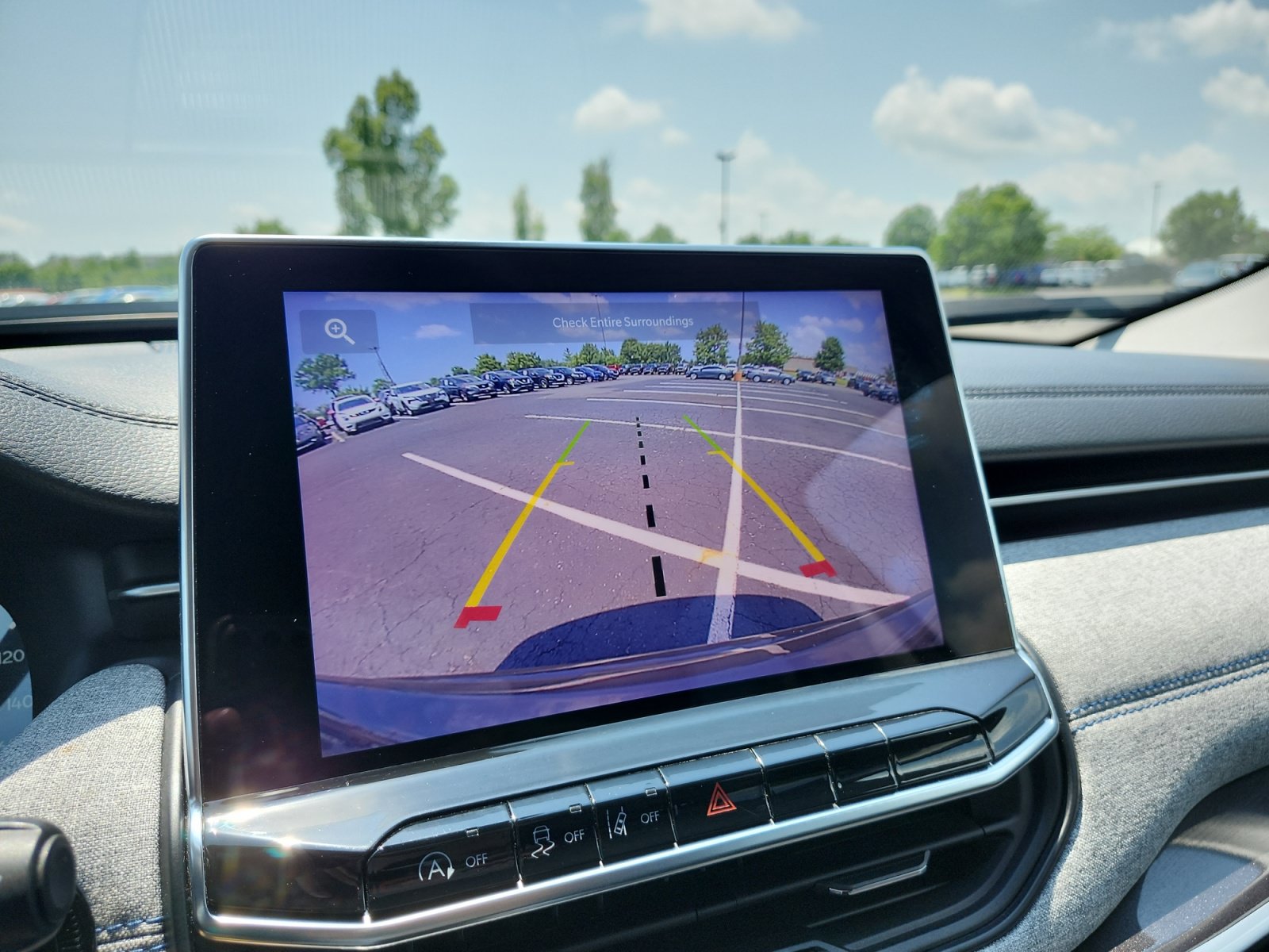 Used 2022 Jeep Compass Latitude FWD image 18