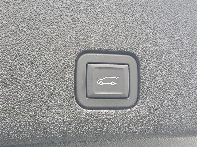 Certified 2024 Cadillac XT6 Luxury w/ LPO, Floor Liner Package image 10