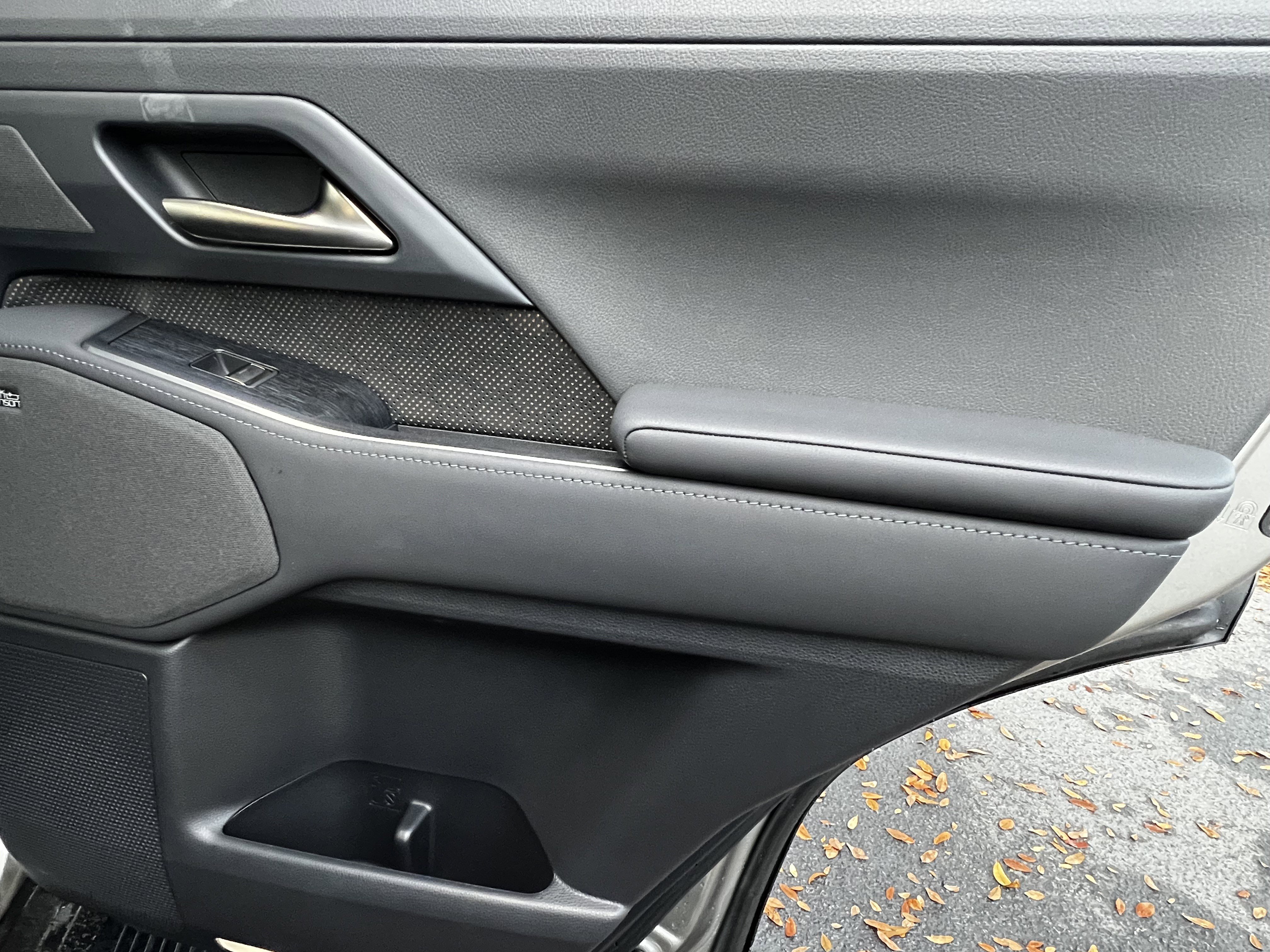 Certified 2024 Lexus GX 550 w/ Accessory Package (31) image 39