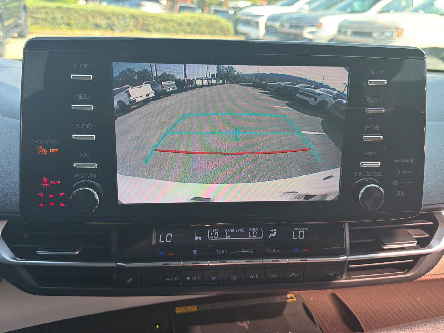 Used 2021 Toyota Sienna XLE w/ XLE Plus Package FWD image 10