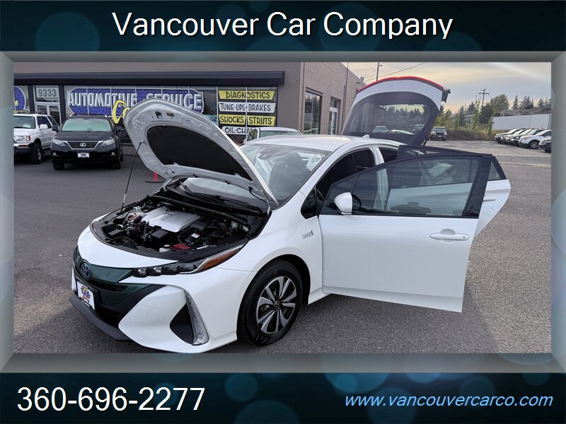 Used 2018 Toyota Prius Prime Plus FWD image 30