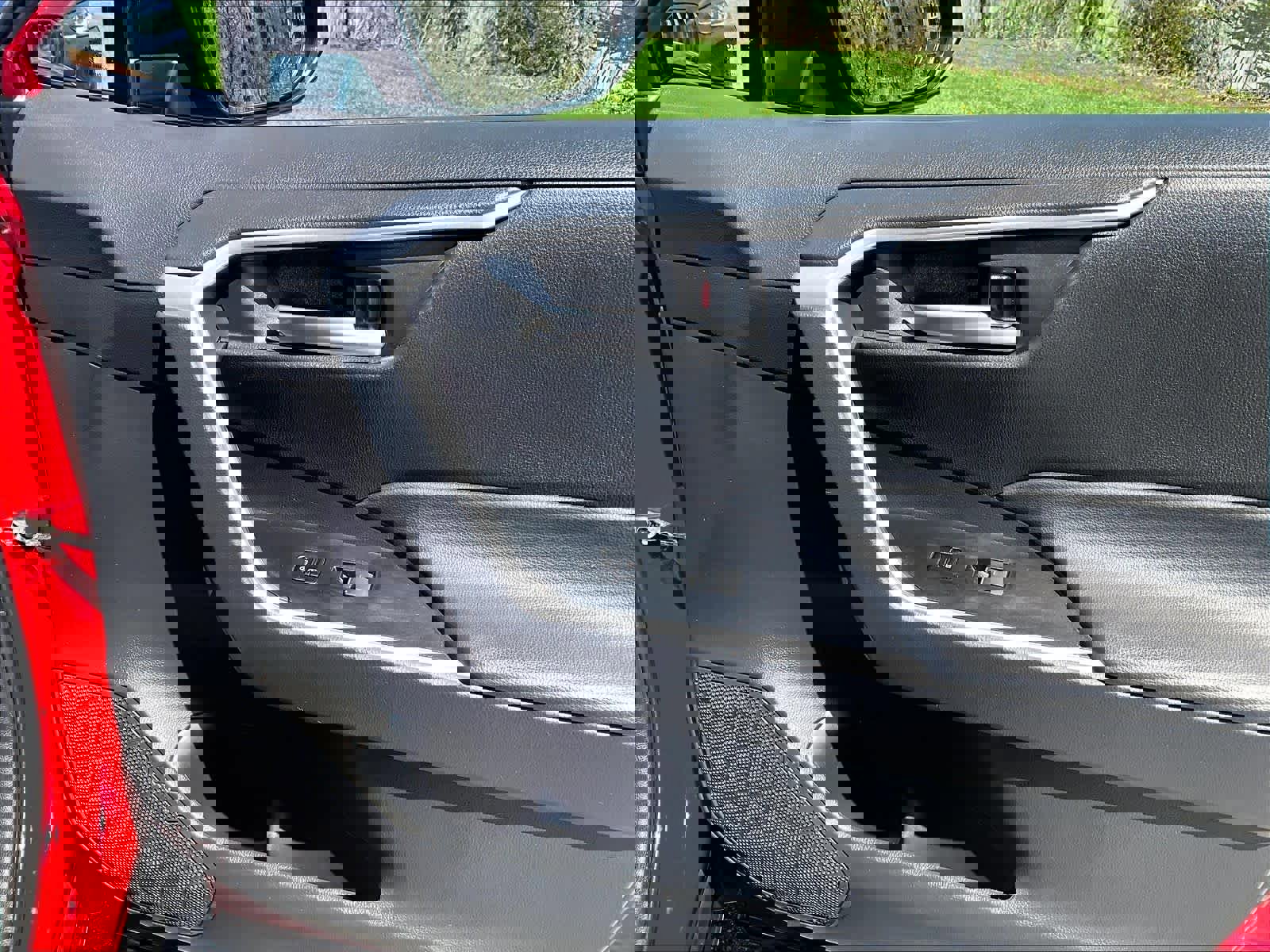 Used 2024 Toyota RAV4 XLE w/ Convenience Package AWD/4WD image 12