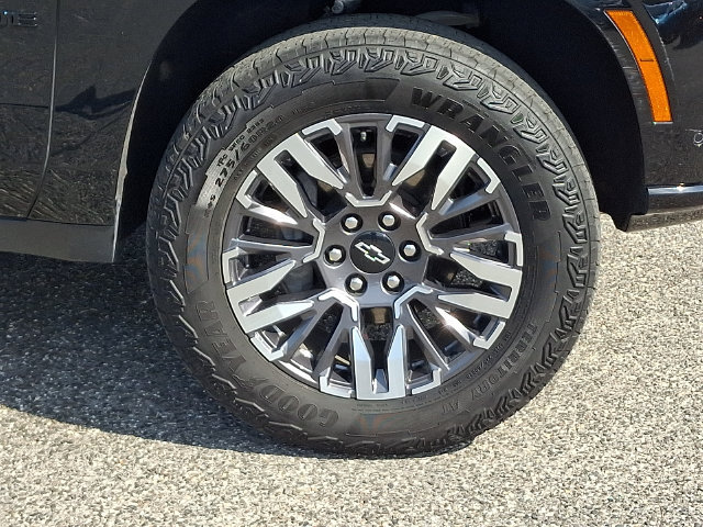 Used 2025 Chevrolet Tahoe Z71 AWD/4WD image 27