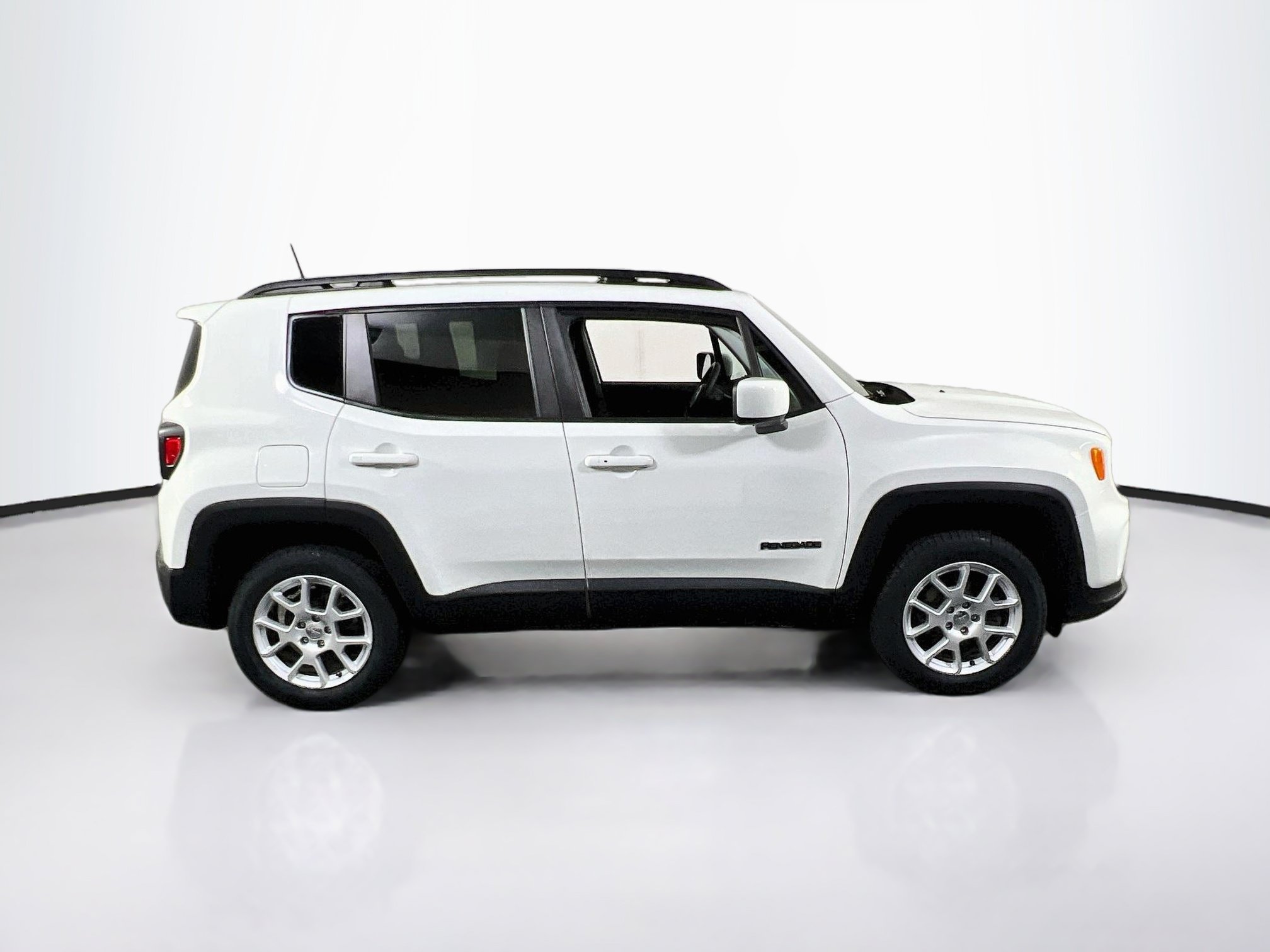 Used 2021 Jeep Renegade Latitude AWD/4WD image 4