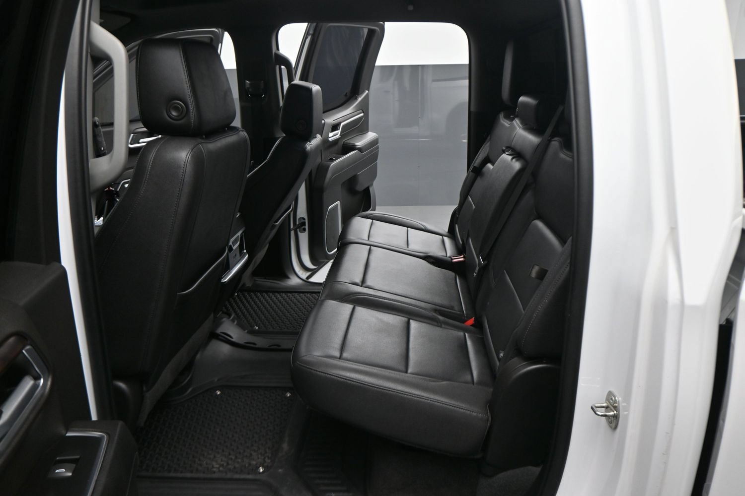 Used 2022 GMC Sierra 1500 SLT w/ SLT Convenience Package AWD/4WD image 3