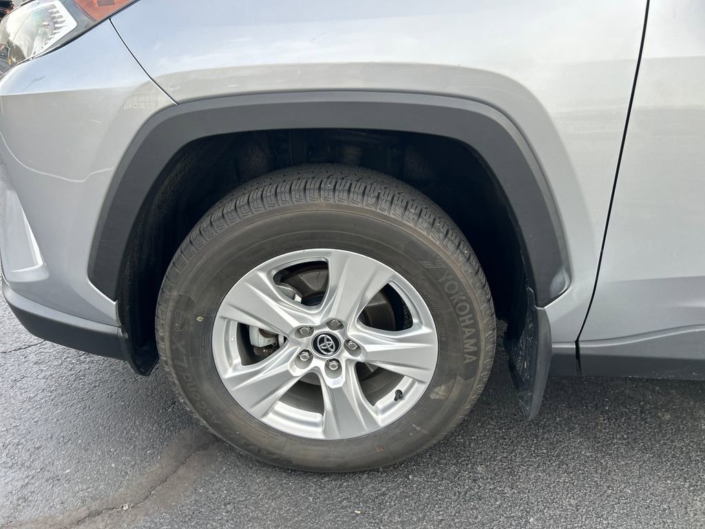 Certified 2020 Toyota RAV4 XLE w/ Convenience Package image 29