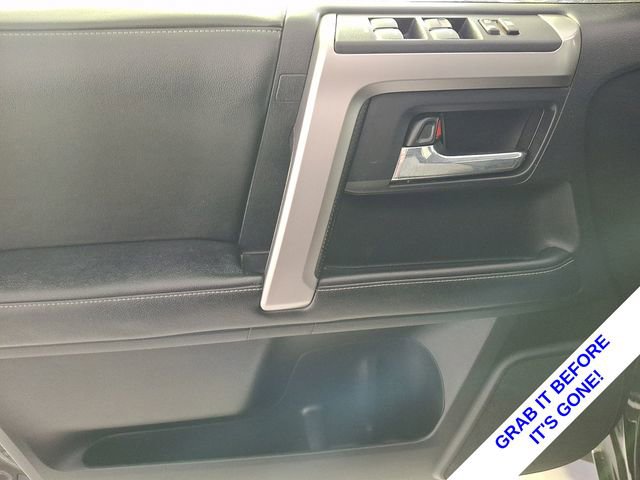 Used 2014 Toyota 4Runner SR5 AWD/4WD image 15