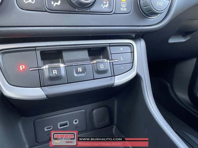 Used 2023 GMC Terrain SLE w/ Driver Convenience Package image 16