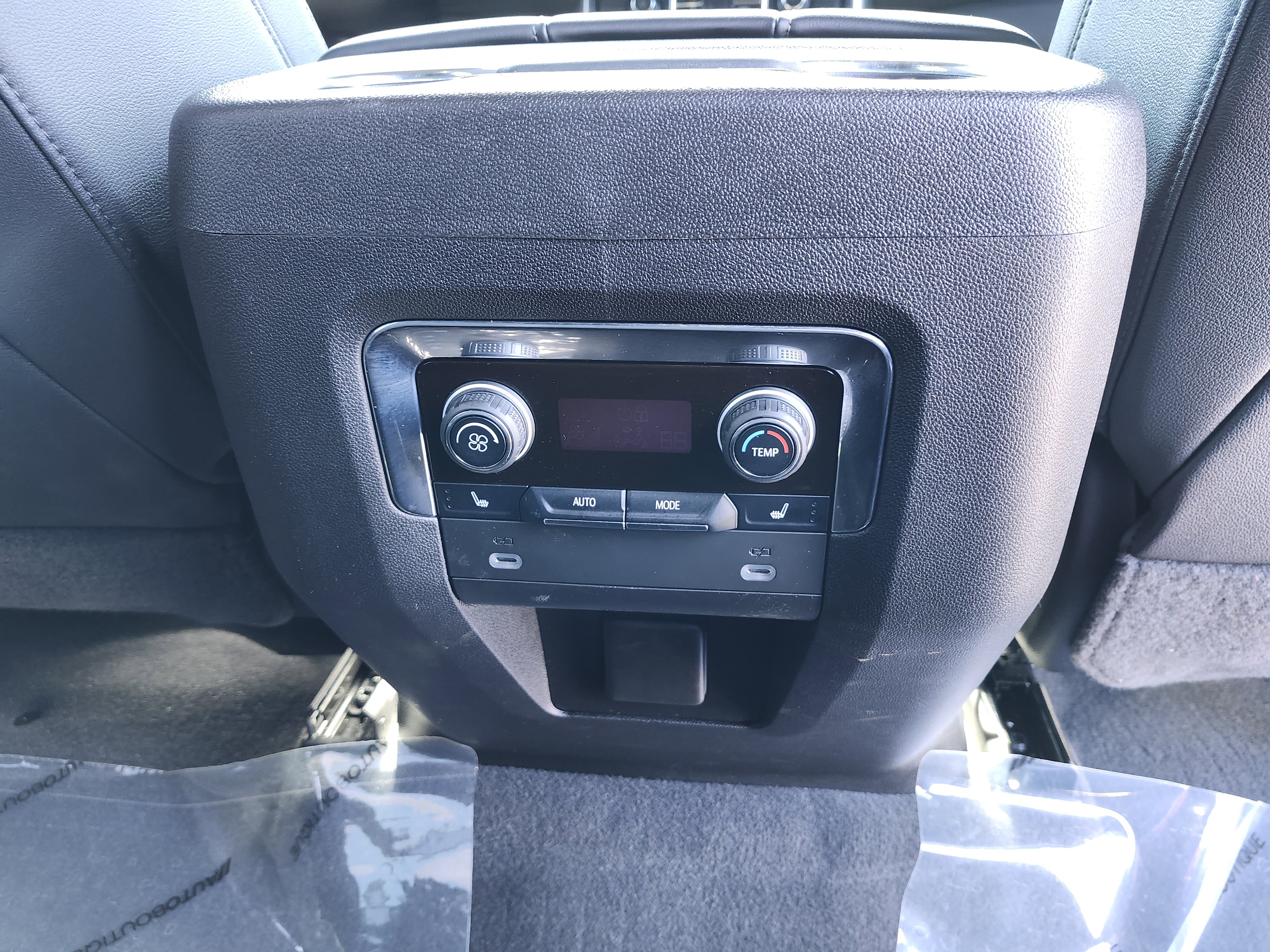 Used 2023 Chevrolet Suburban Z71 w/ Luxury Package image 25