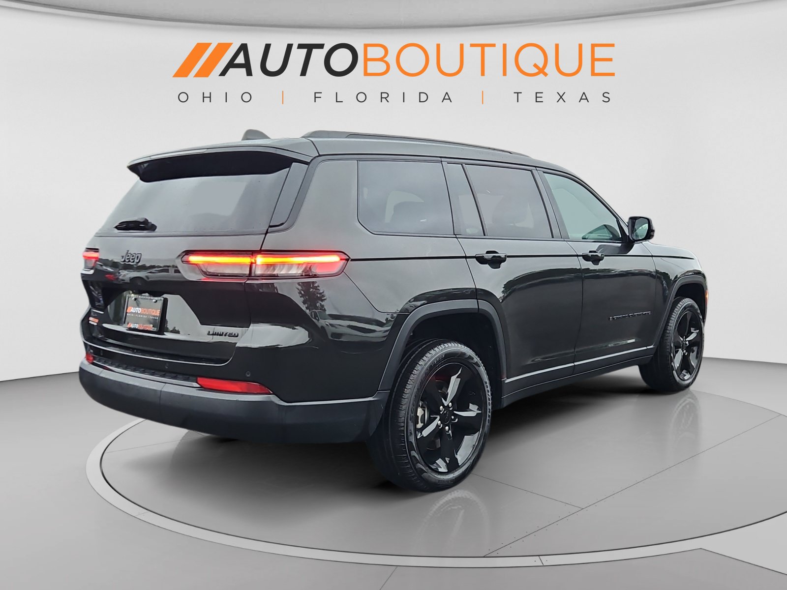 Used 2024 Jeep Grand Cherokee L Limited w/ Black Appearance Package AWD/4WD image 6