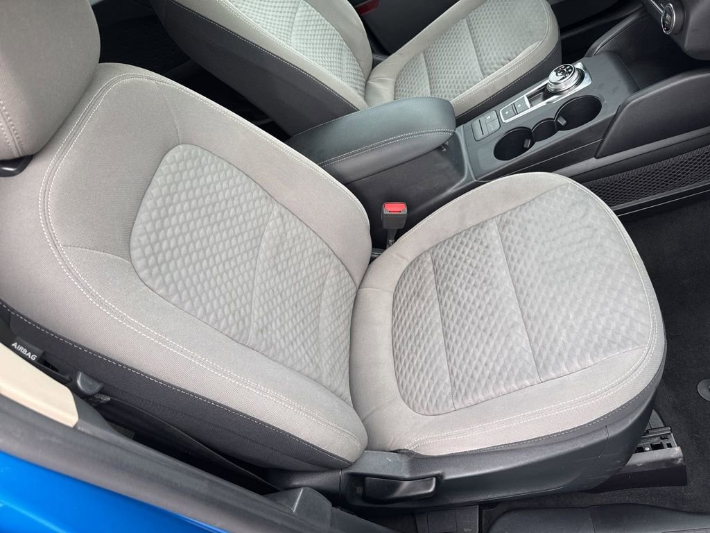 Used 2020 Ford Escape SE Sport image 28