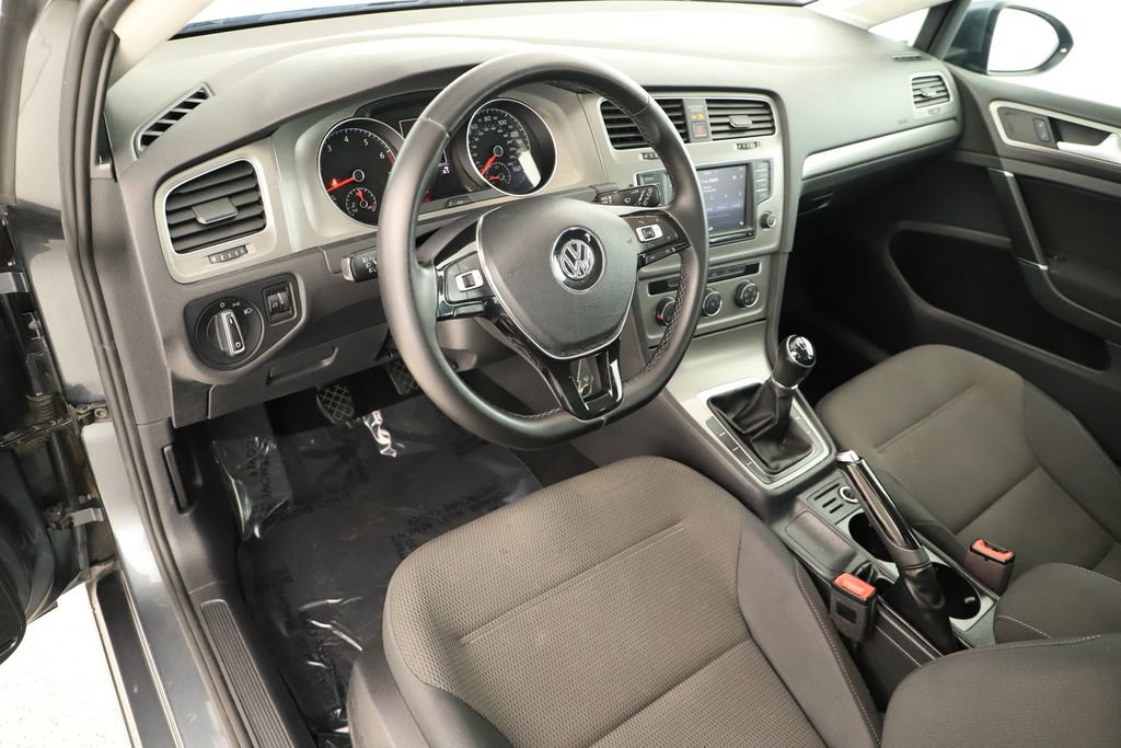 Used 2017 Volkswagen Golf S image 15