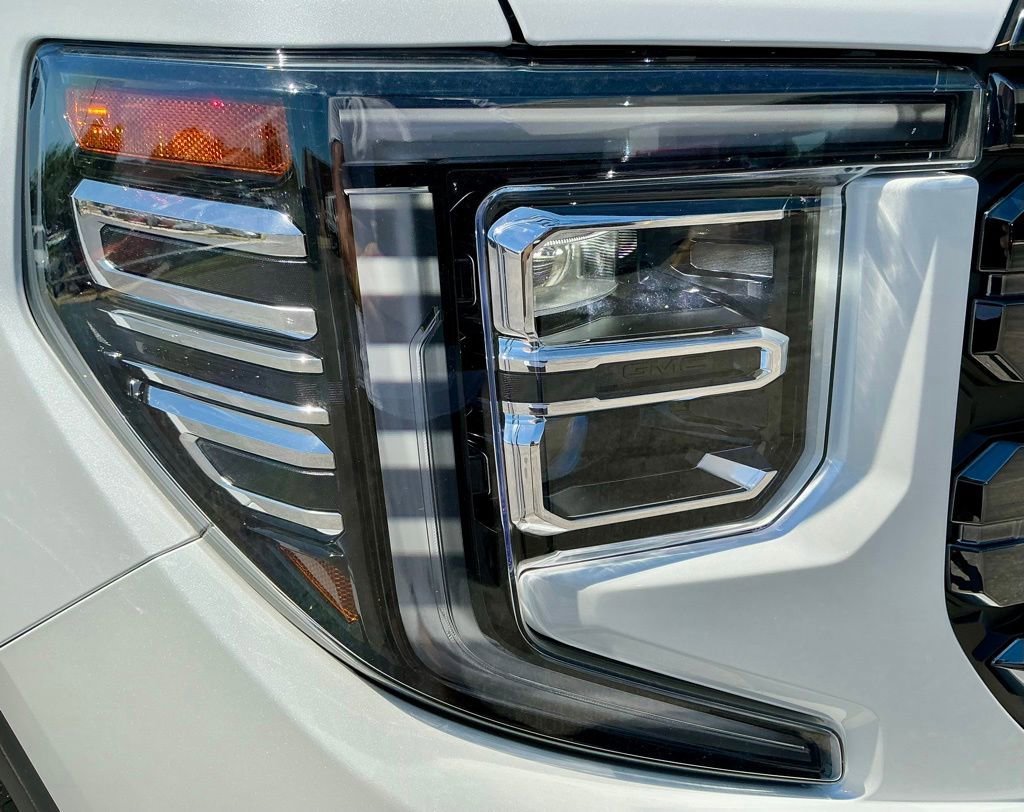 Used 2023 GMC Sierra 1500 Denali Ultimate AWD/4WD image 8