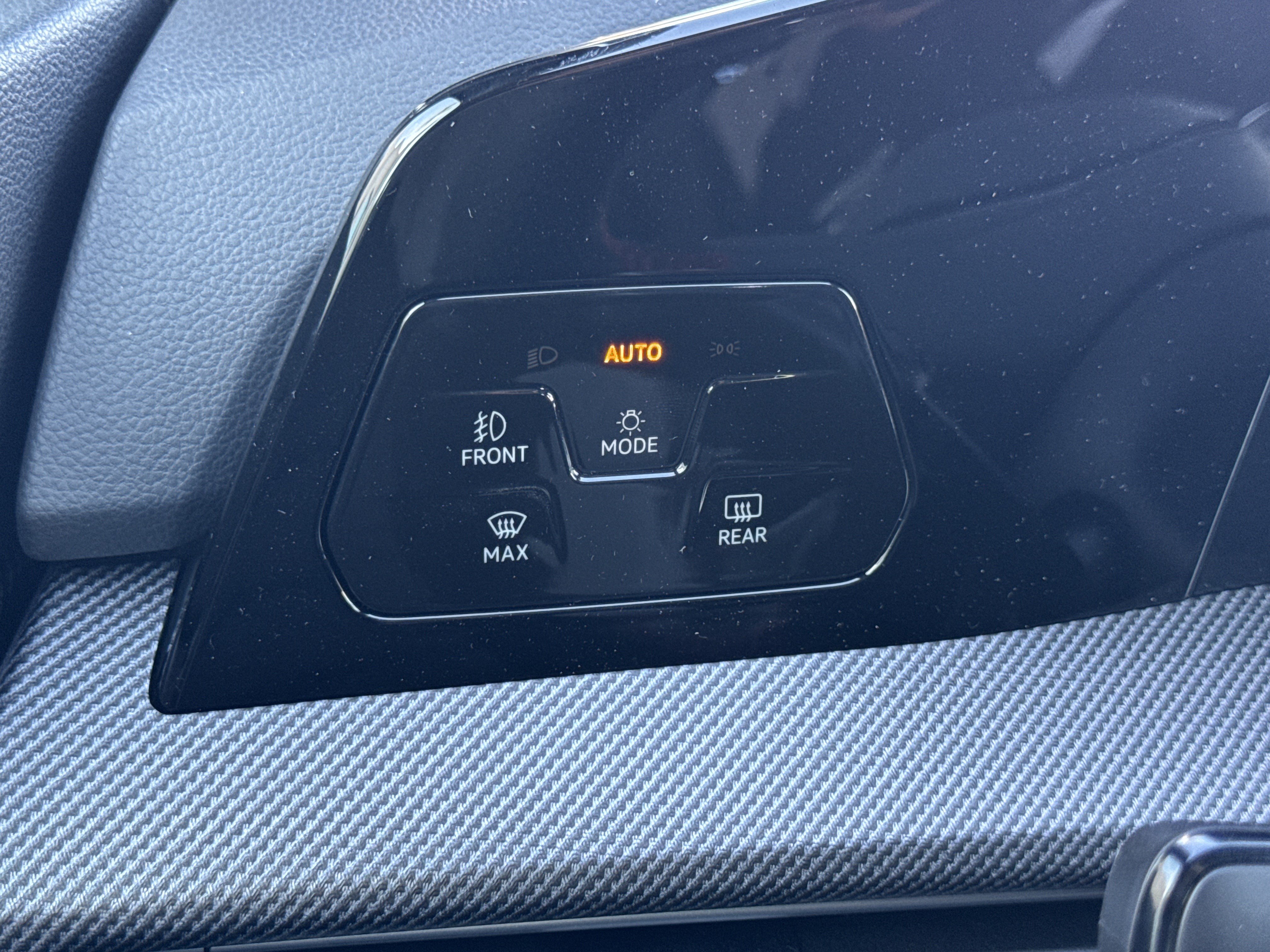 New 2026 Volkswagen GTI SE FWD image 23