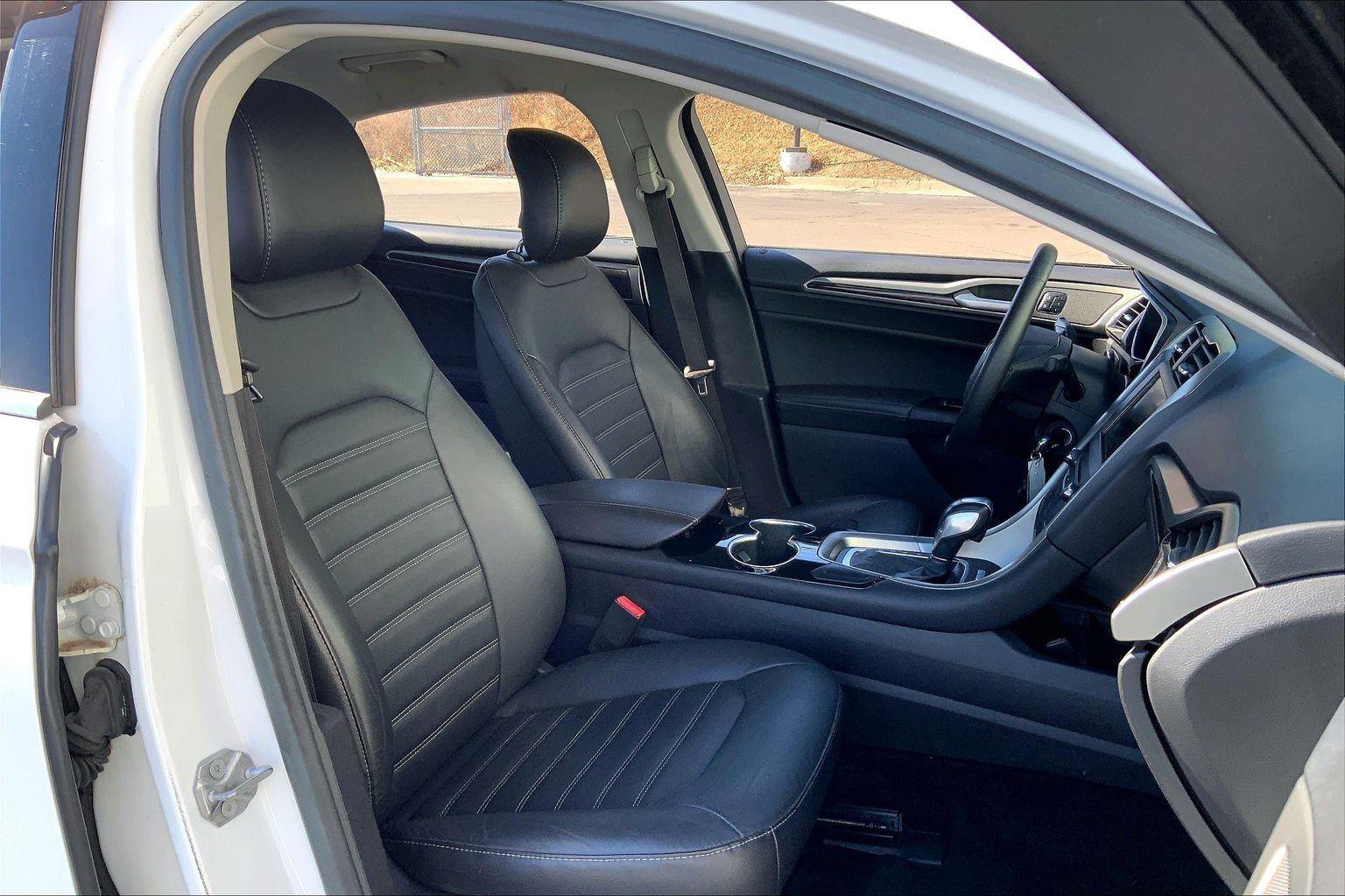 Used 2015 Ford Fusion SE w/ Equipment Group 202A image 7