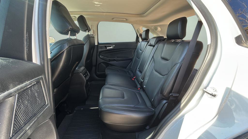 Used 2020 Ford Edge Titanium w/ Equipment Group 301A image 10