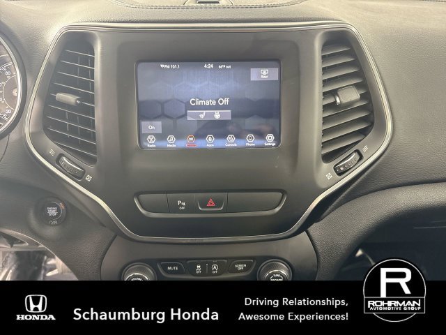 Used 2020 Jeep Cherokee Latitude Plus AWD/4WD image 10