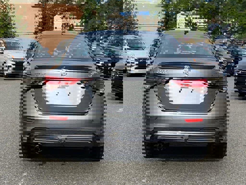 Used 2023 Nissan Sentra SR w/ SR Premium Package image 4