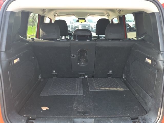 Used 2015 Jeep Renegade Latitude w/ Popular Equipment Group image 11