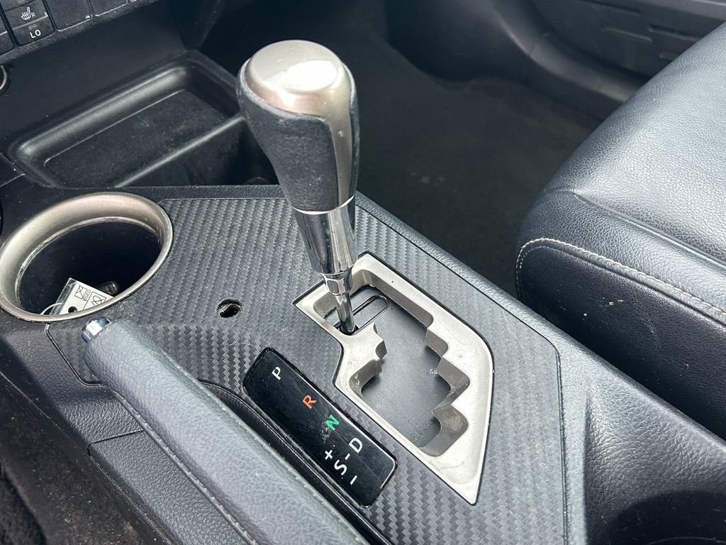 Used 2015 Toyota RAV4 Limited w/ Technology Package image 18