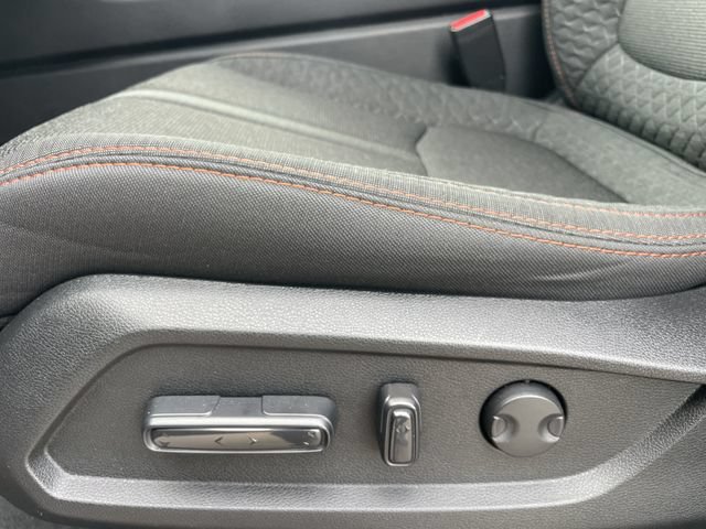 Used 2025 Honda Pilot Sport image 25