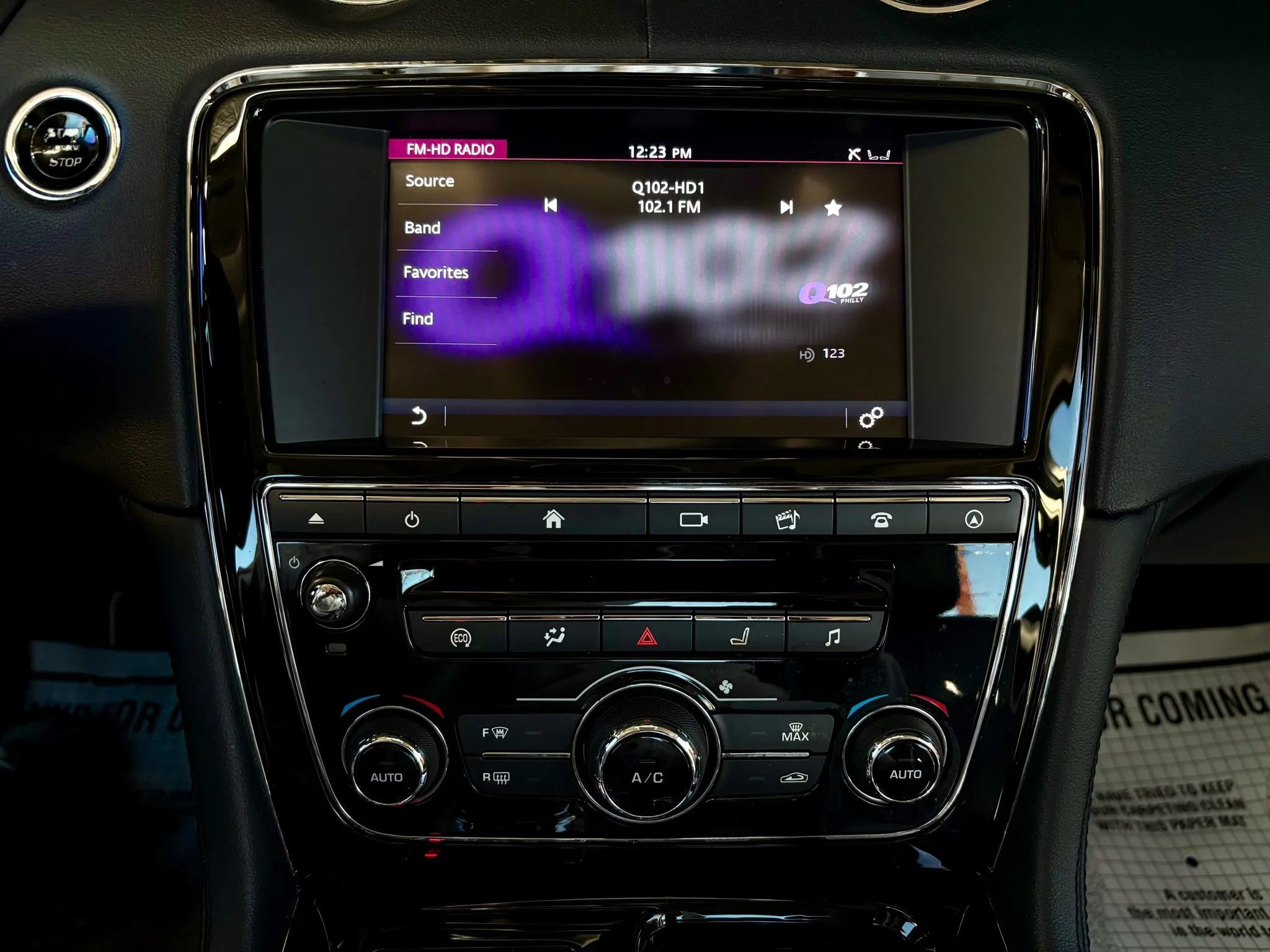 Used 2017 Jaguar XJ R-Sport image 29