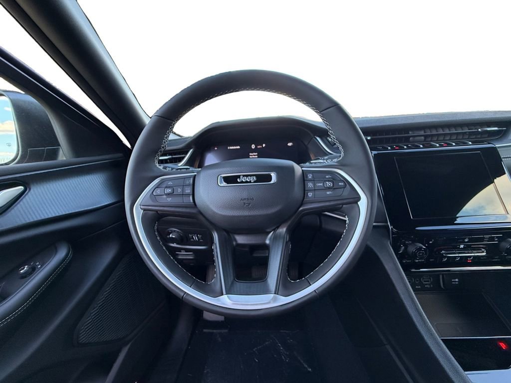 New 2025 Jeep Grand Cherokee Laredo X w/ Luxury Tech Group I image 12