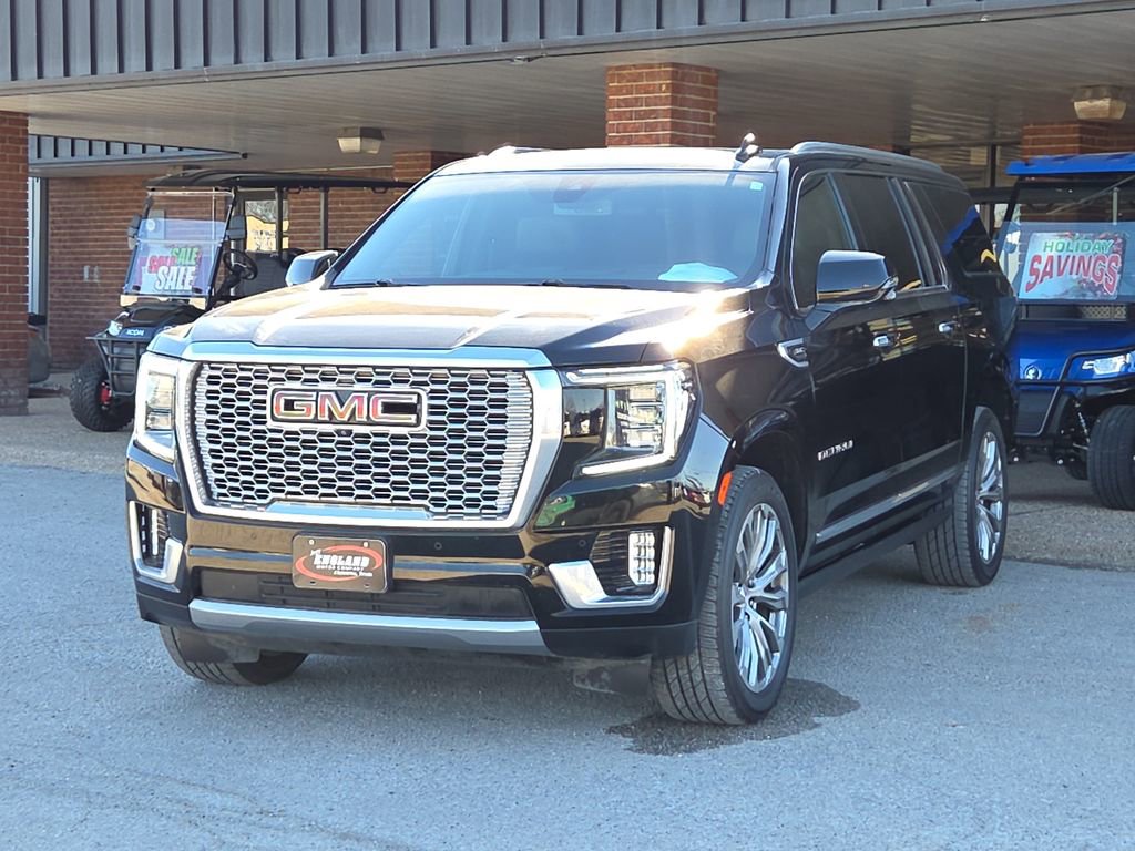 Used 2022 GMC Yukon XL Denali AWD/4WD image 3