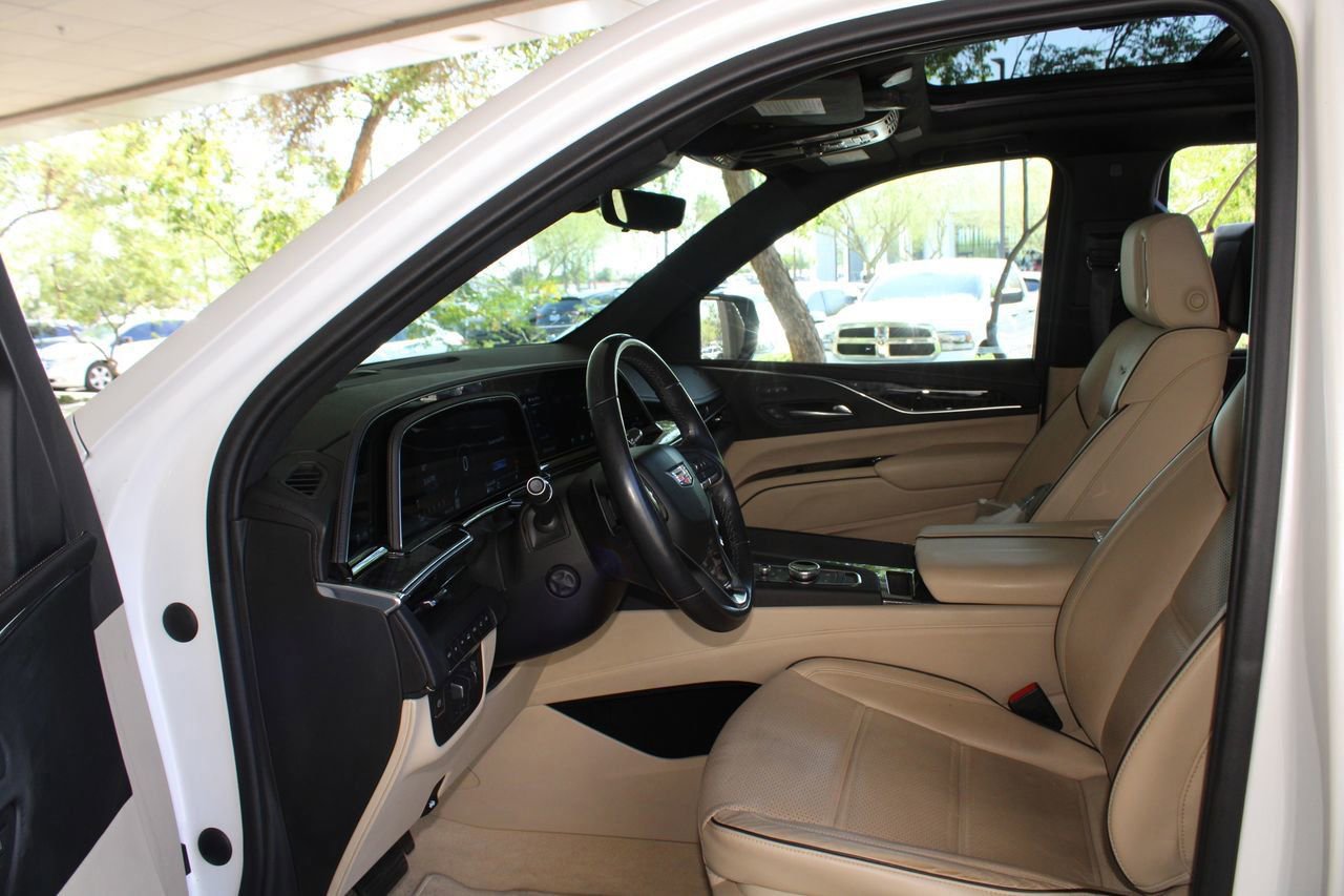 Used 2021 Cadillac Escalade Premium Luxury w/ Driver Assist Tech Package AWD/4WD image 16