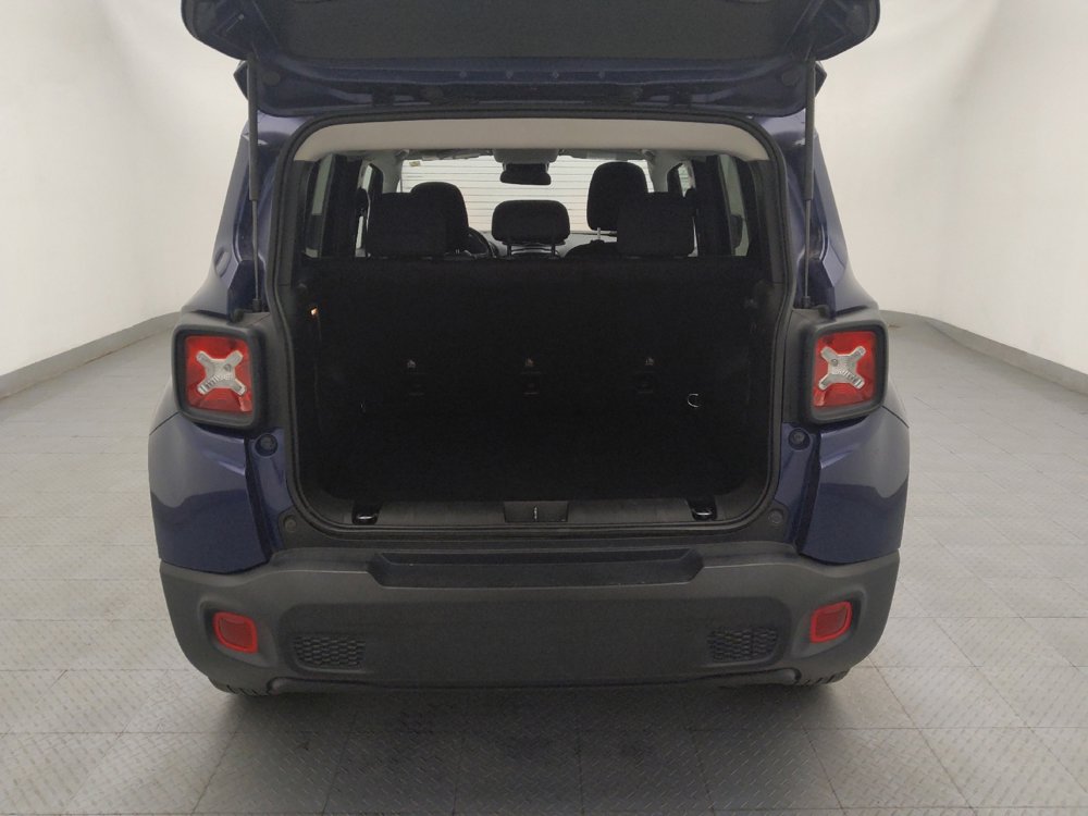 Used 2020 Jeep Renegade Latitude w/ Cold Weather Group AWD/4WD image 29