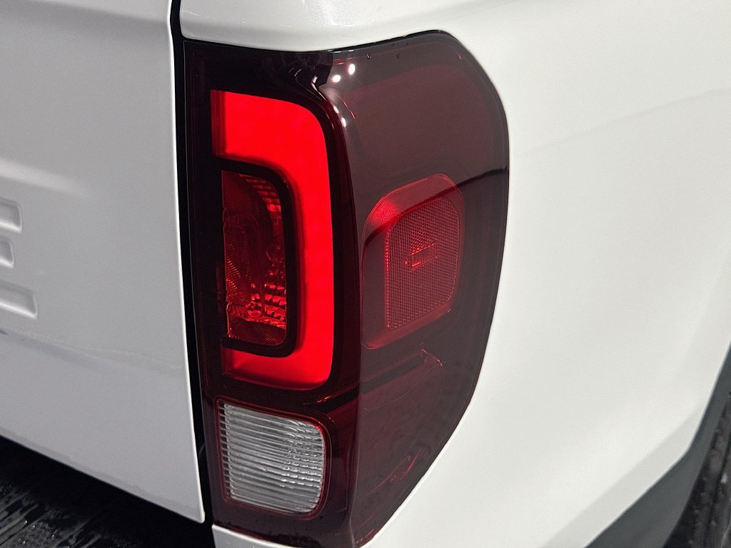 New 2026 Honda Ridgeline Black Edition image 10