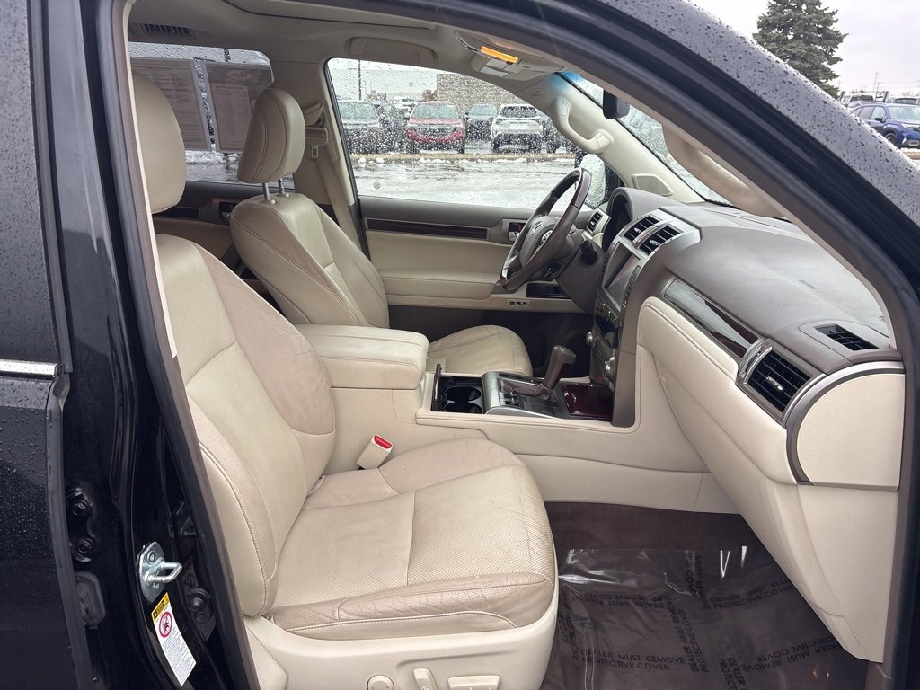 Used 2017 Lexus GX 460 image 10