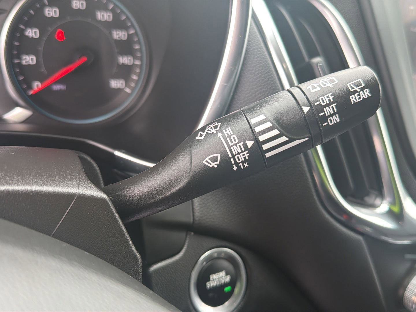 Used 2024 Chevrolet Equinox LT AWD/4WD image 23